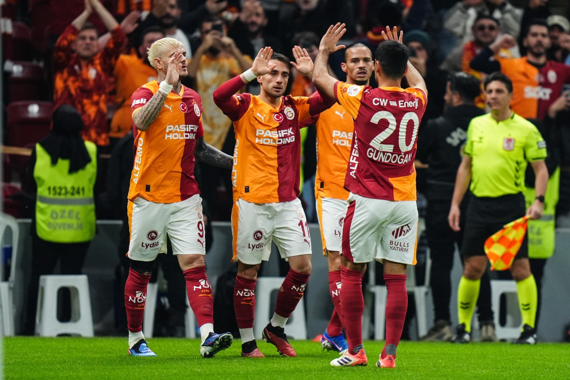 Galatasaray zirveyi devraldı