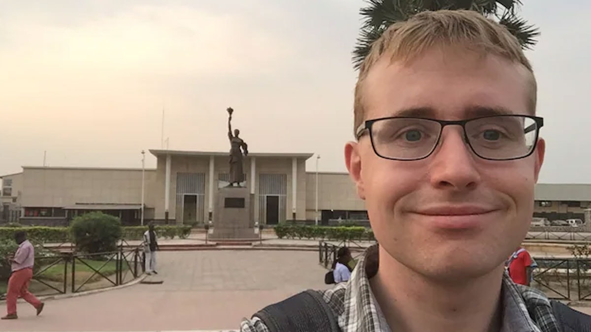 Dünyanın tüm ülkelerini gezdi: Hayatını karartan tehlikeye dikkat çekti