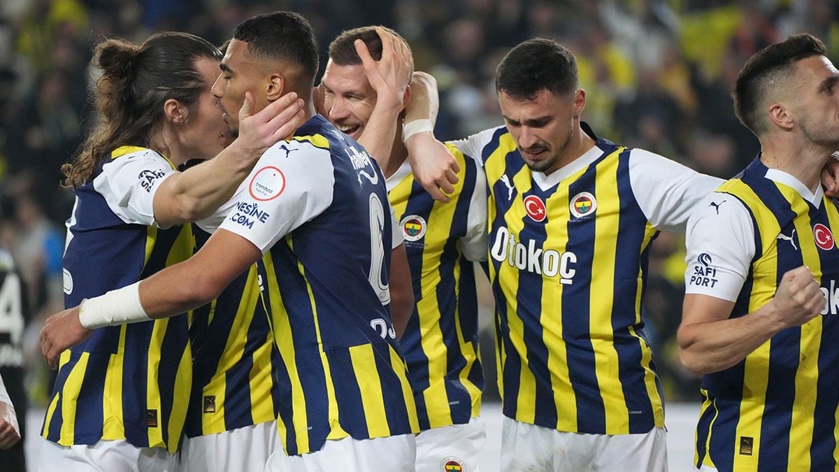 Fenerbahçe'den kovuldu: Gittiği takımda yılın futbolcusu seçildi