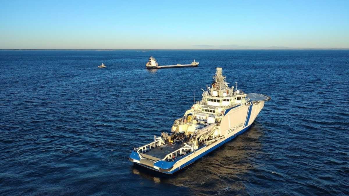 Finlandiya, denizaltı kablolarına zarar veren gemiyi ele geçirdi