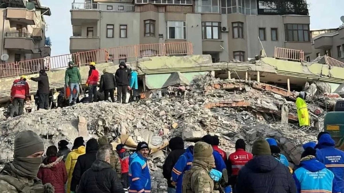 78 kişi hayatını kaybetmişti! Hakimbey apartmanı davasında 2 sanığa beraat