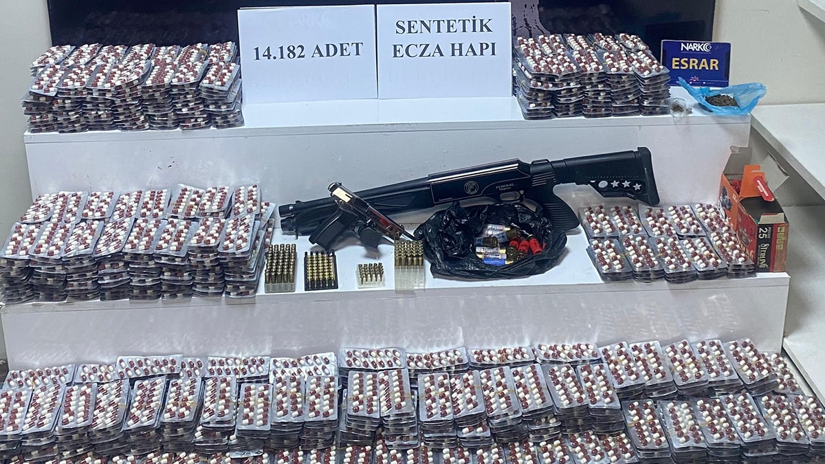 Adana’da uyuşturucu baskını: 14 bin 182 hap ele geçirildi, 1 tutuklama