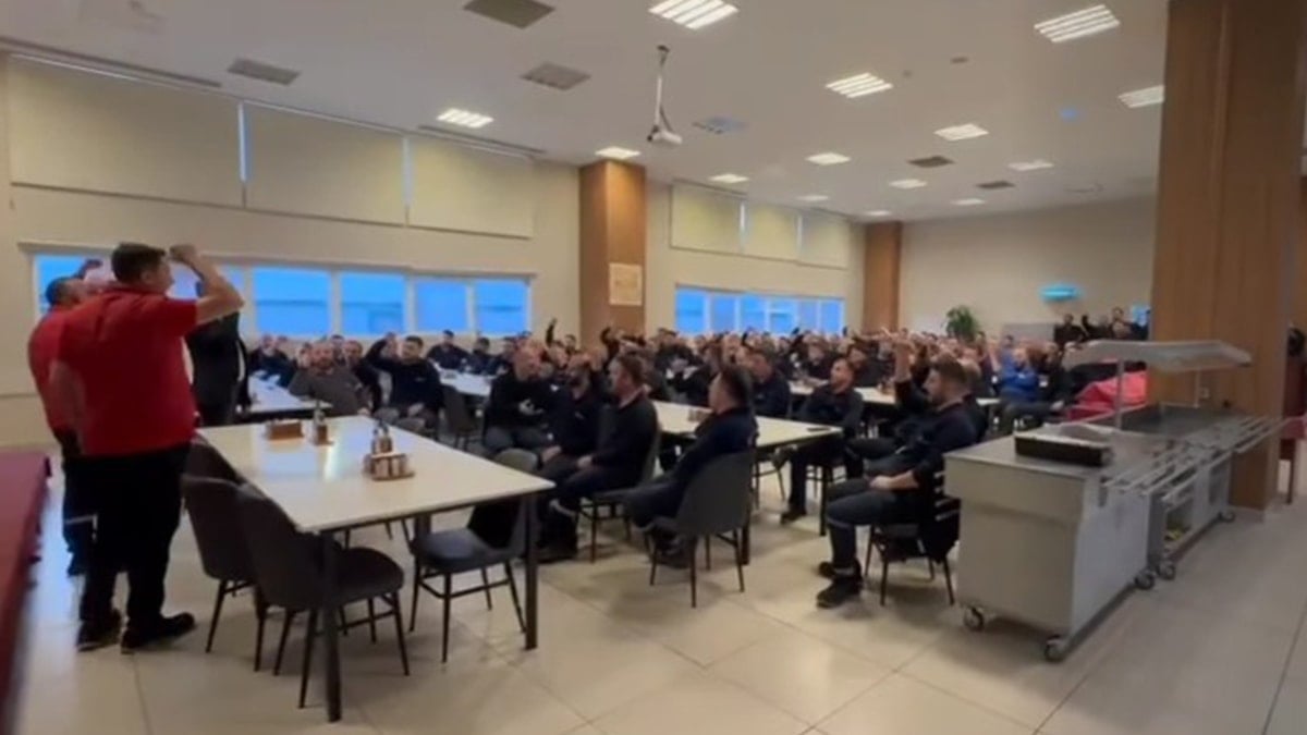 Maaşları 95 bin liraya yükseltilince bayram ettiler