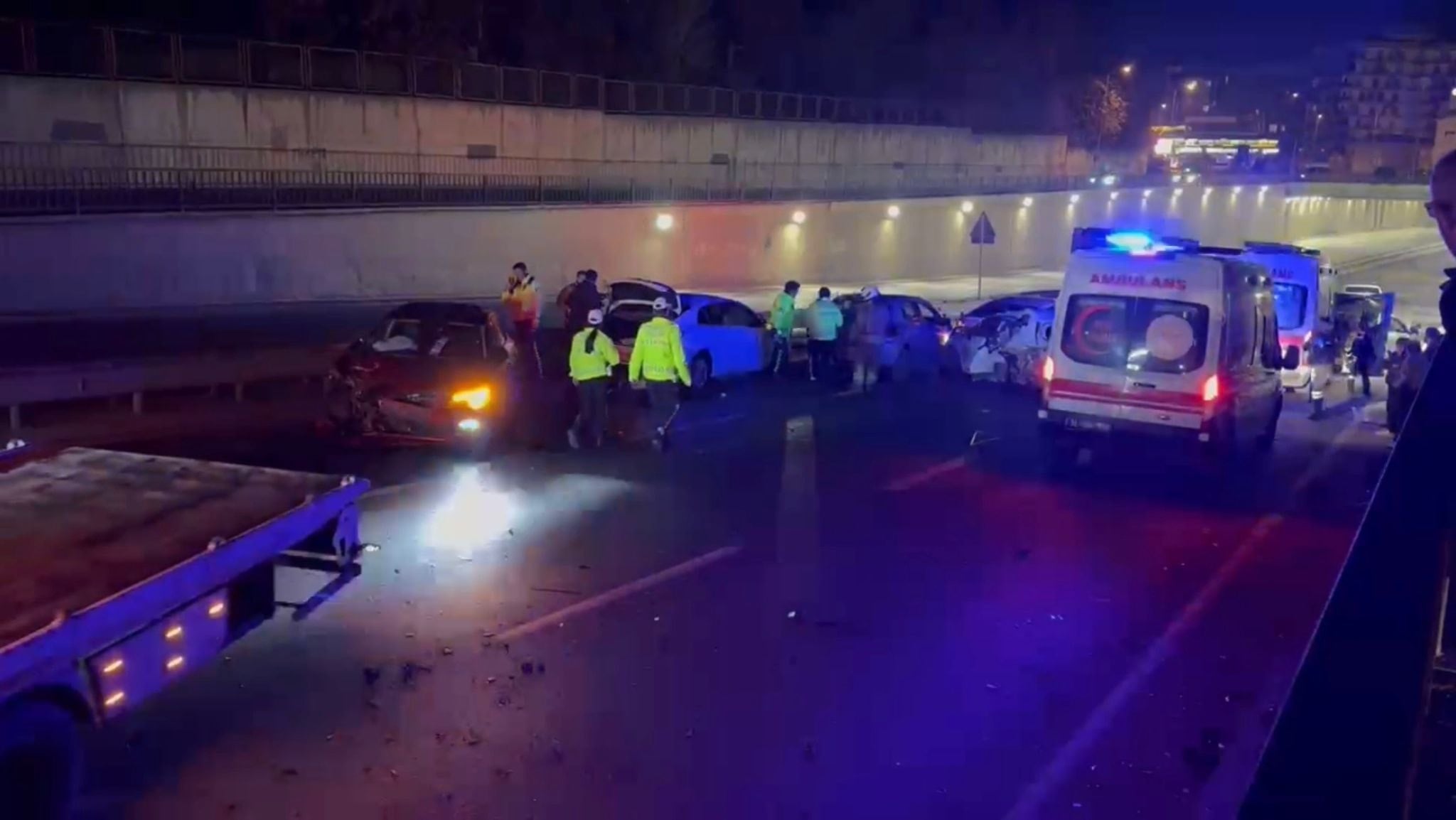 -Çekmeköy’de 7 aracın karıştığı zincirleme kaza: 7 kişi yaralandı