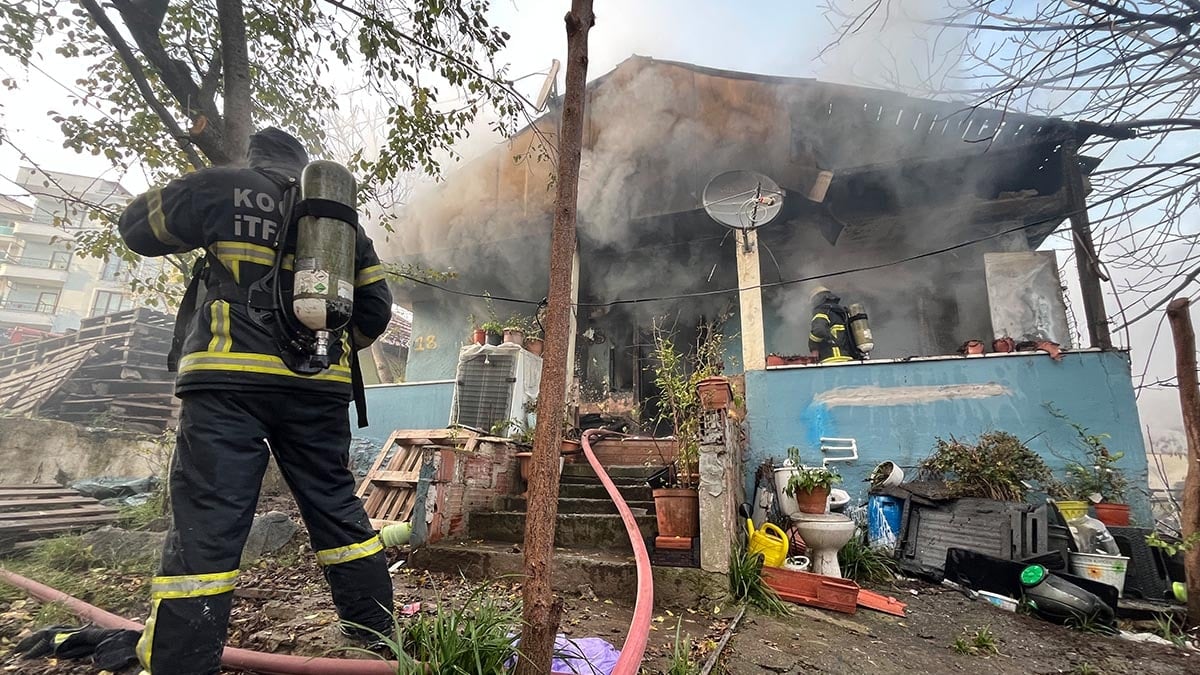 74 yaşındaki kadın yangından zor kurtuldu