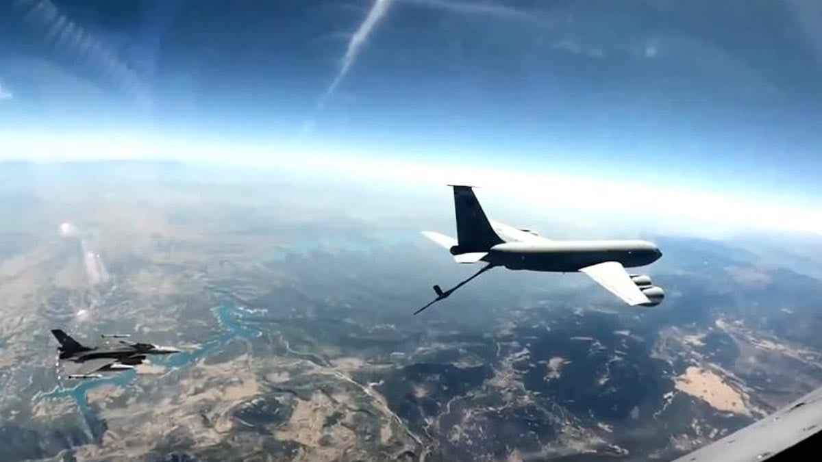 Hava Kuvvetleri uçakları Kıbrıs semalarında