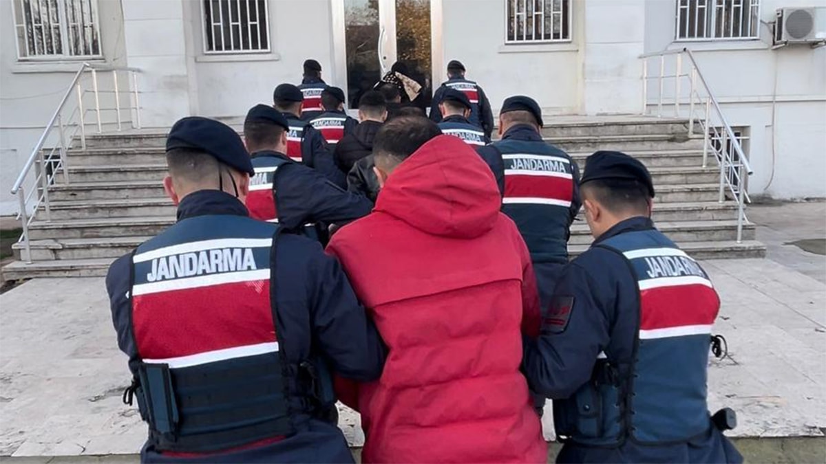 Yurt dışını kaçmak isterken yakalandılar! 5 Türk tutuklandı