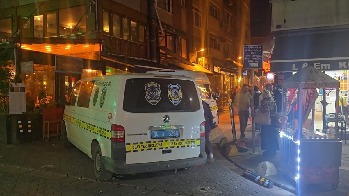 Kadıköy'de evde iki kişi ölü bulundu!