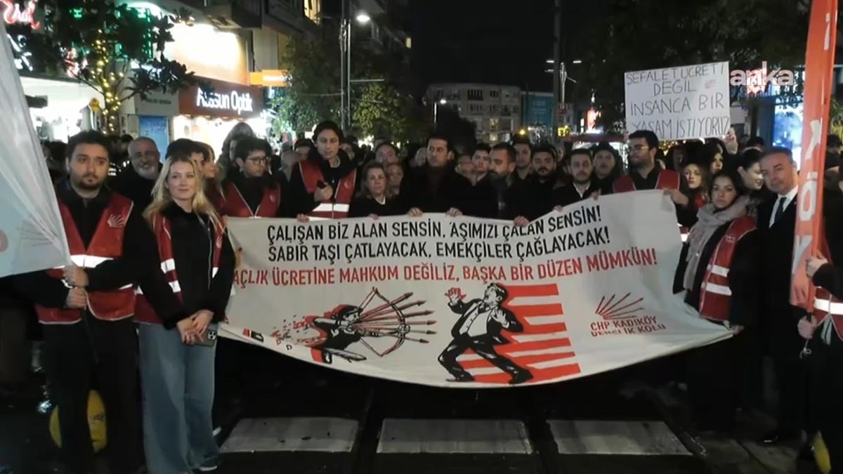 CHP Kadıköy Gençlik Kolları'ndan Asgari Ücret protestosu