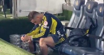 Kerem’in maç sonu görüntüsü geceye damga vurdu