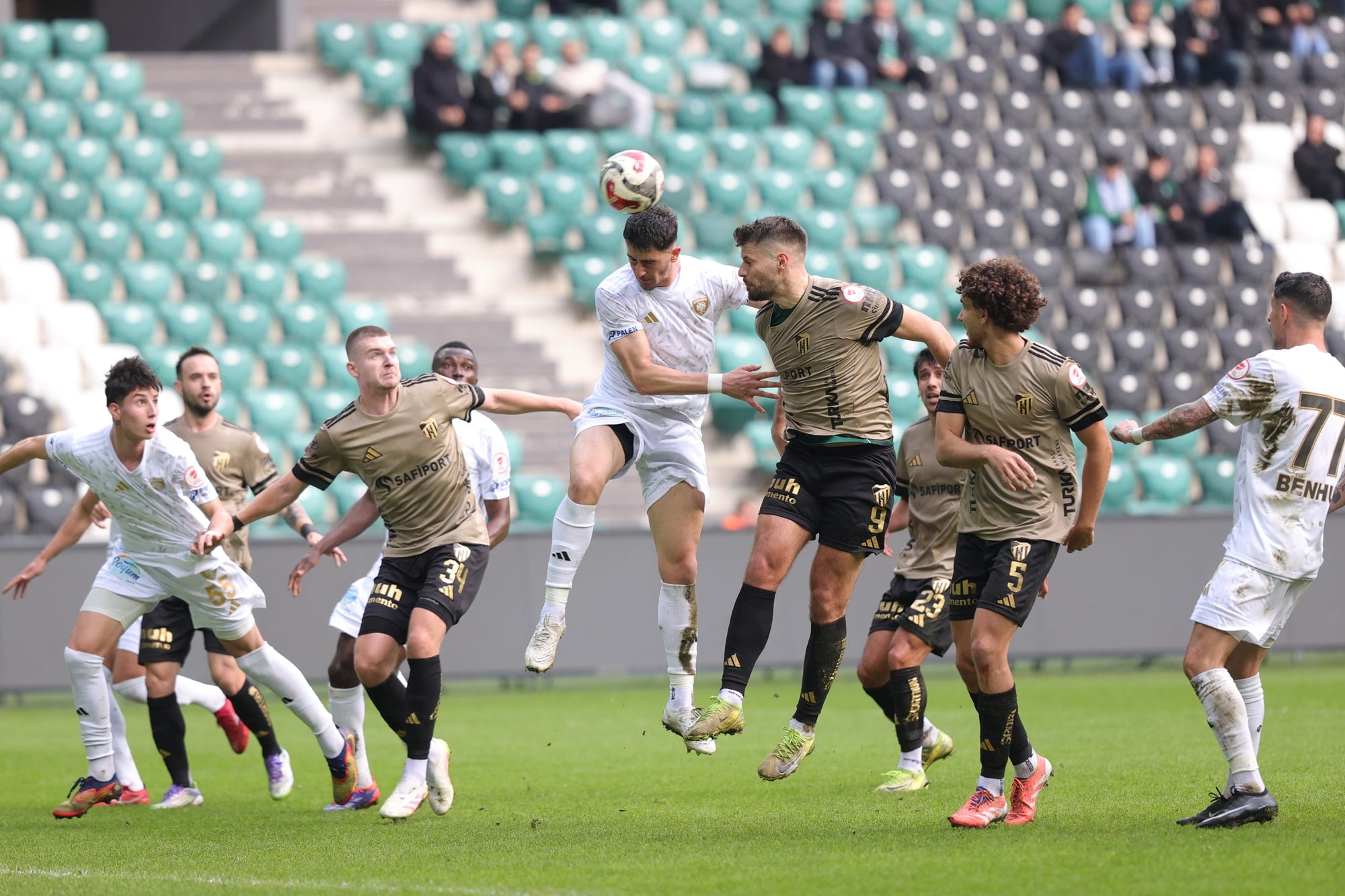 Kocaelispor evinde Erzurumspor FK’yi mağlup etti