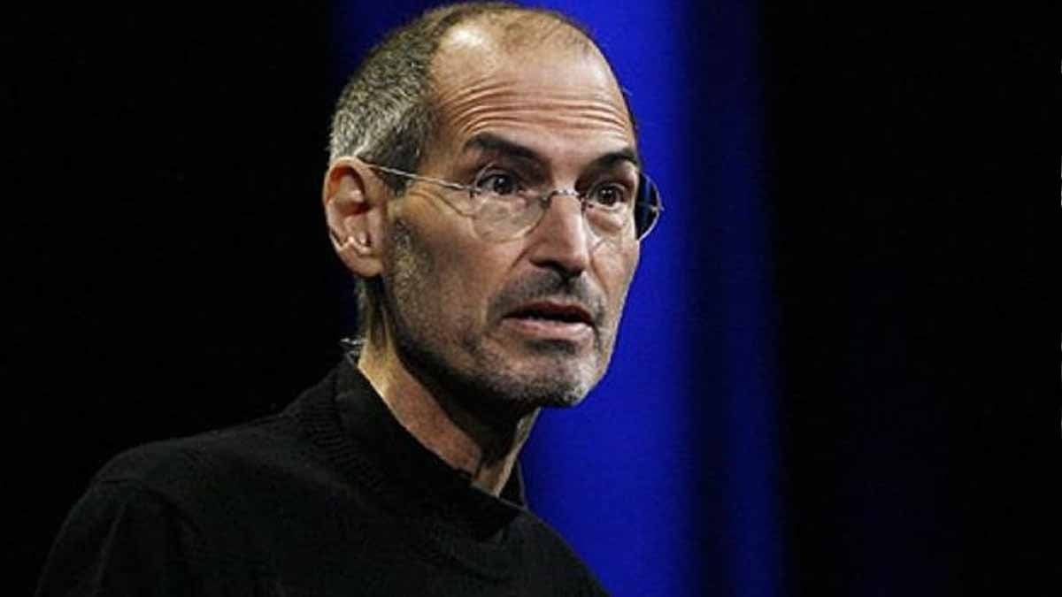Steve Jobs hiç ama hiç özür dilemiyordu, yerine 2 kelimelik başka bir cümle kullanarak milyonlar kazandı