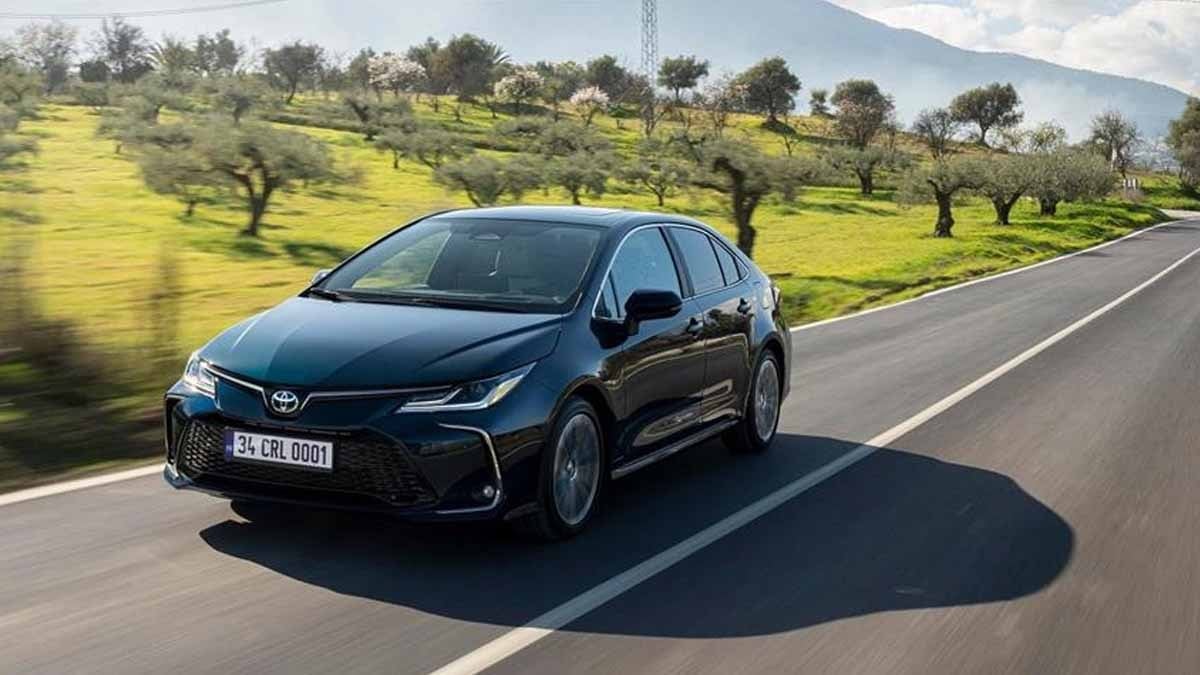 Toyota öyle bir hamle yaptı ki rakiplerine 'ben burayım' gözdağı verdi: 8 vitesli, 4.0 litrelik çift turbo...