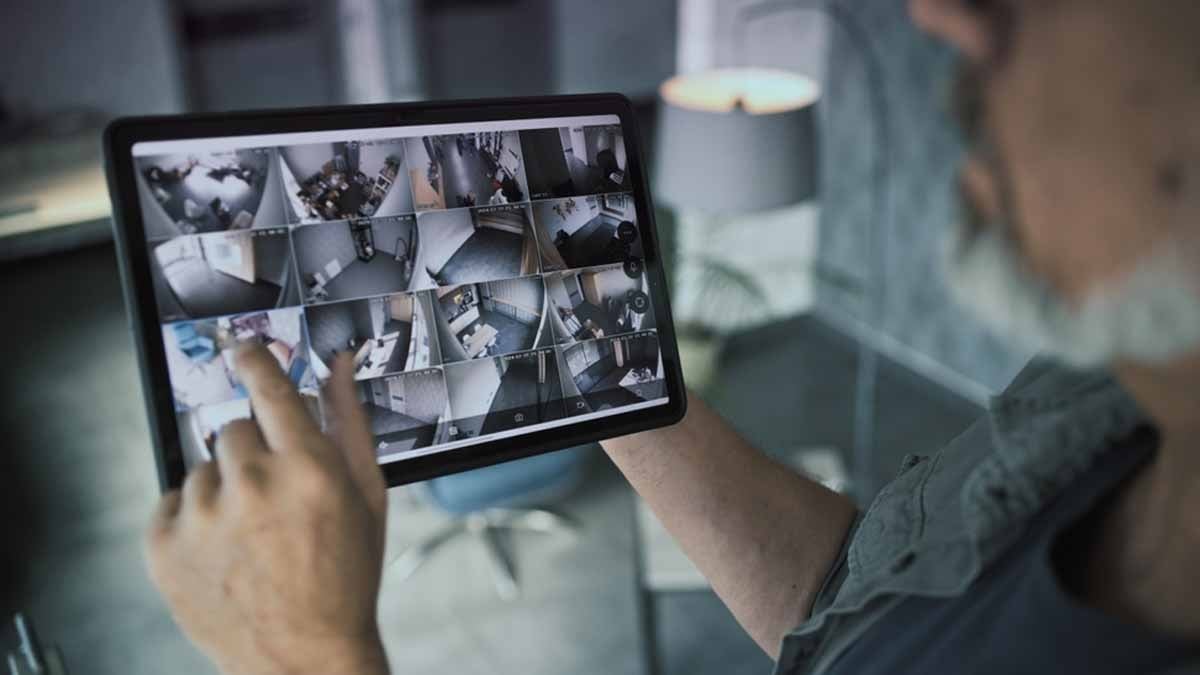 100'den fazla kadının kamerasına sızdılar! Camfecting nedir, nasıl anlaşılır?