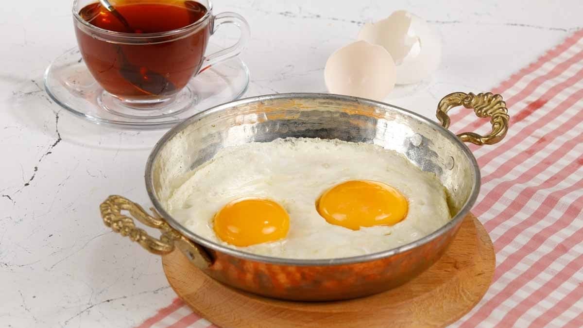 Sirke hilesini öğrenen yumurtayı bir daha eskisi gibi pişirmiyor! İşte profesyonel şeflerin sırrı