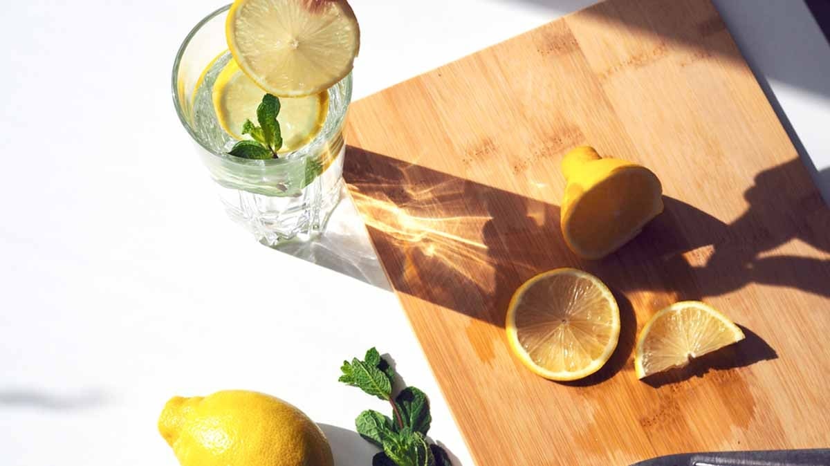 Yılda 2 kez 15 gün boyunca akşam yemeğinden önce 6 sebzelik bu suyu için! İşte faydaları