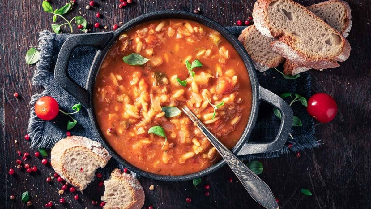 Her gün kahvatıda aynı çorbayı içiyor, uzun ömür uzmanı tarifi de verdi: 3 farklı tür baklagil var