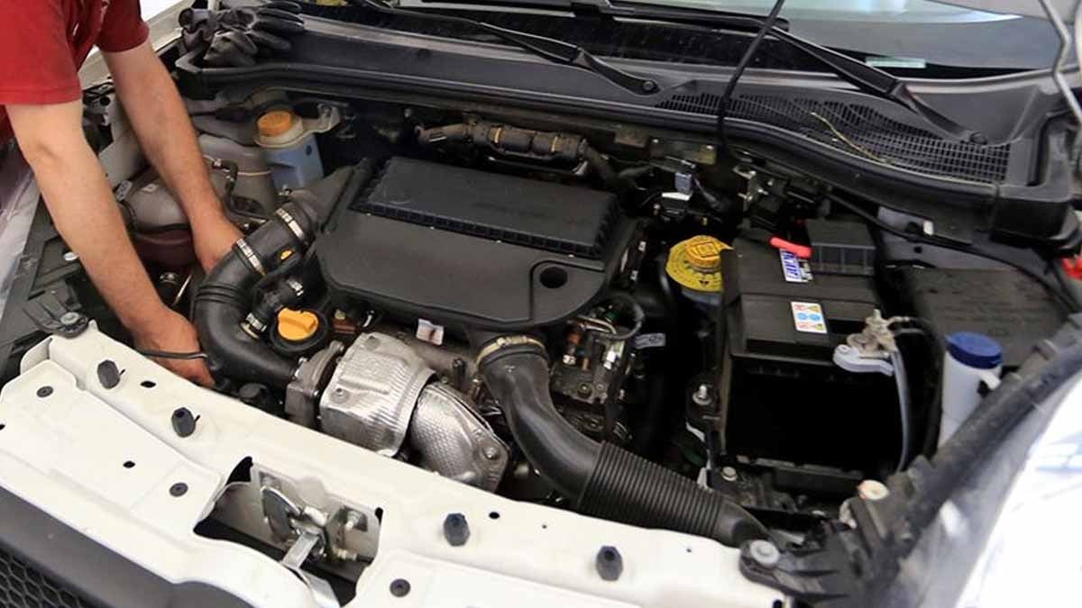 Sürücüler bunca yıl yanılıyormuş! Kışın motoru kurtaracak 'W' sırrı 