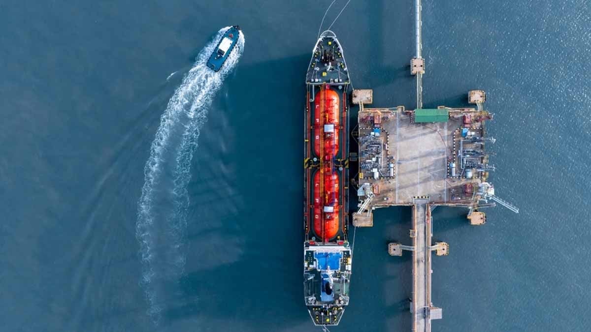 'Yasak' petrolü kabul edecek liman arayışı krize yol açtı: Günlük kazanç 130 bin dolara çıktı