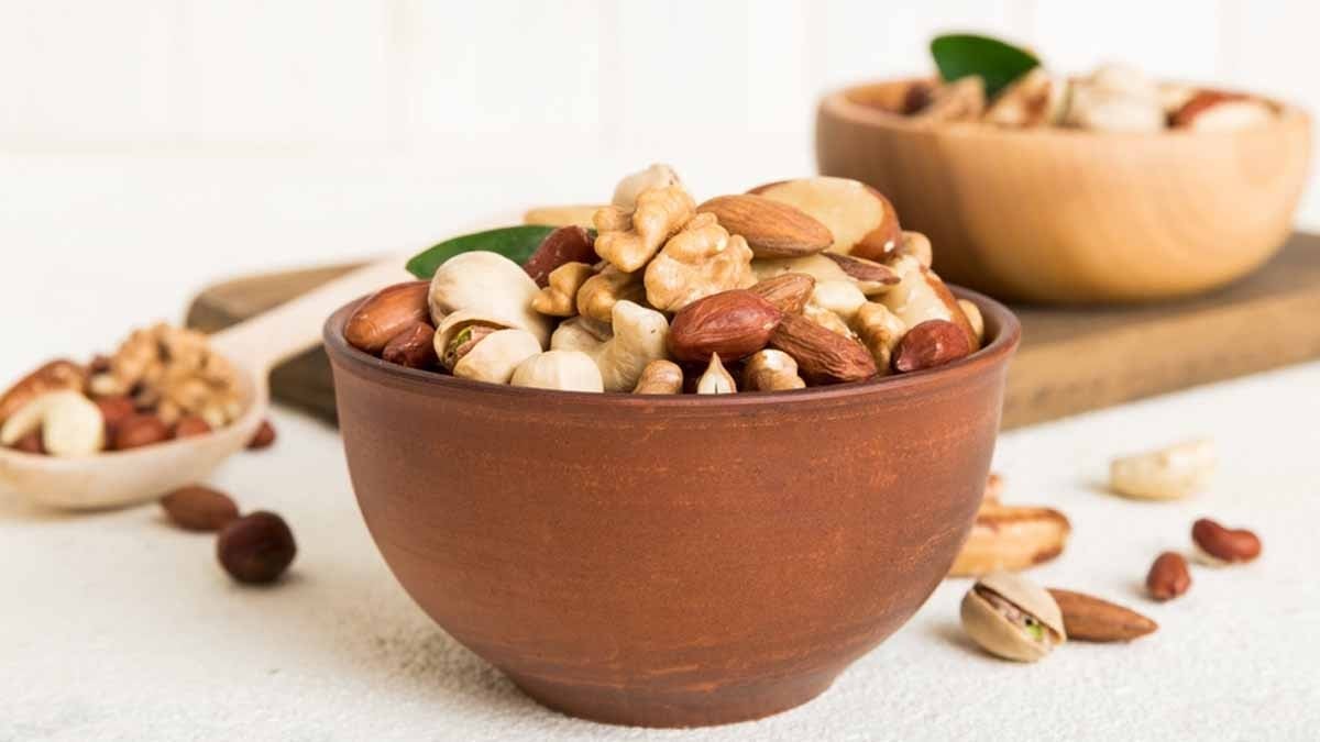 2 'süper besini' karşılaştırdılar! Ceviz mi fıstık mı, hangisi daha fazla protein, lif ve omega-3 içeriyor? İşte kazanan...