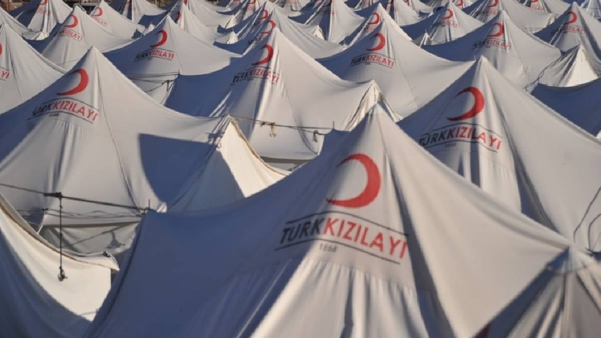 Depremde çadır satan Kızılay yöneticilerine dava geliyor