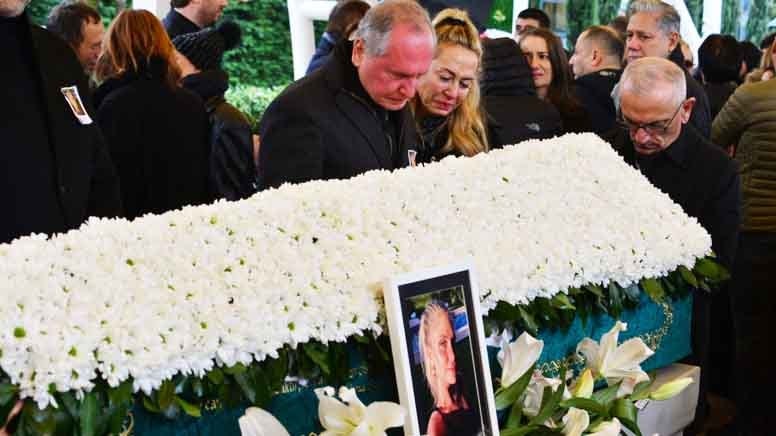 Sosyetik isme veda... Annesi feryat etti