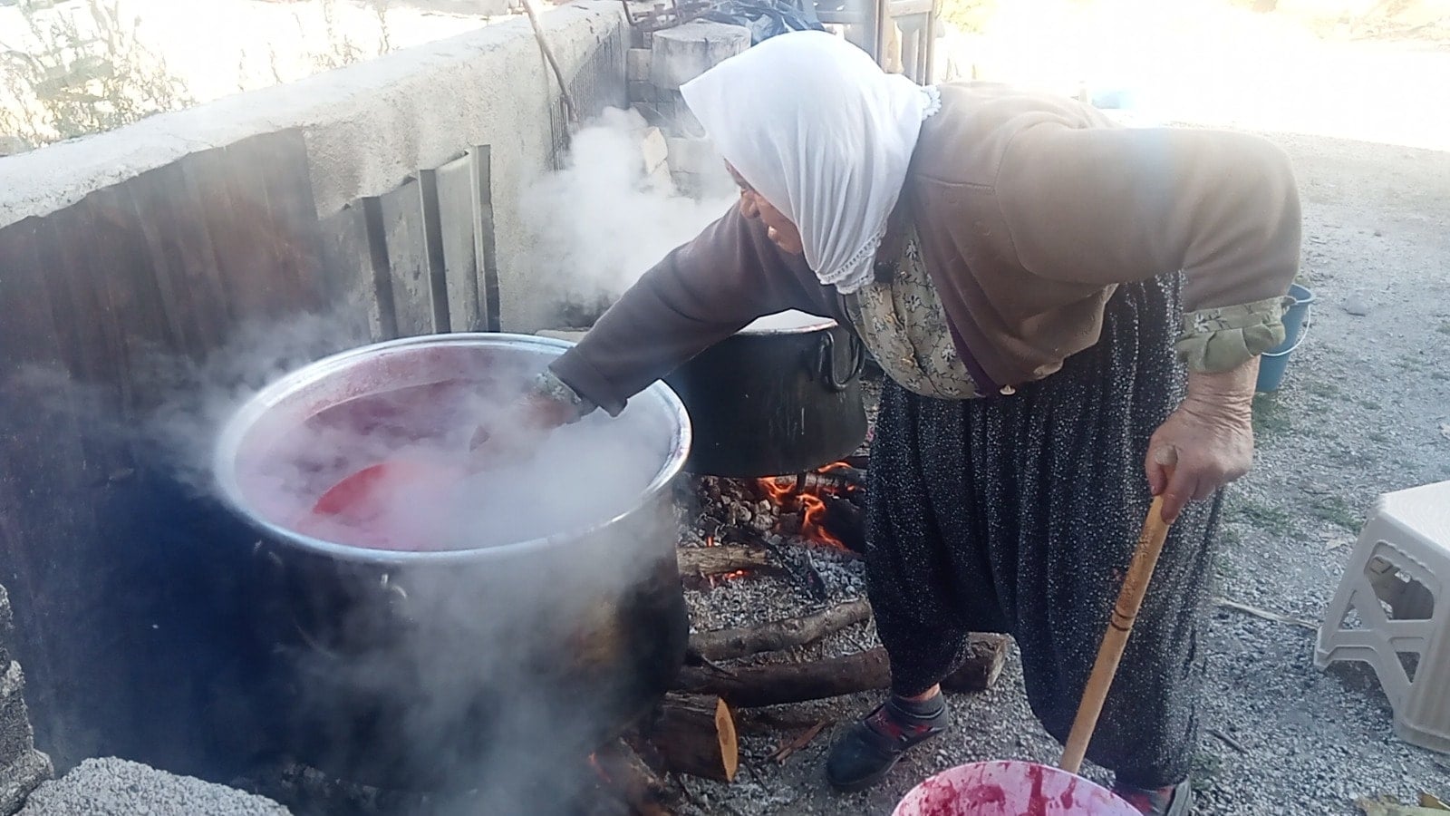 Doğal şifa kaynağı... Kazan kazan kaynatılıyor, 5 yıl bozulmuyor