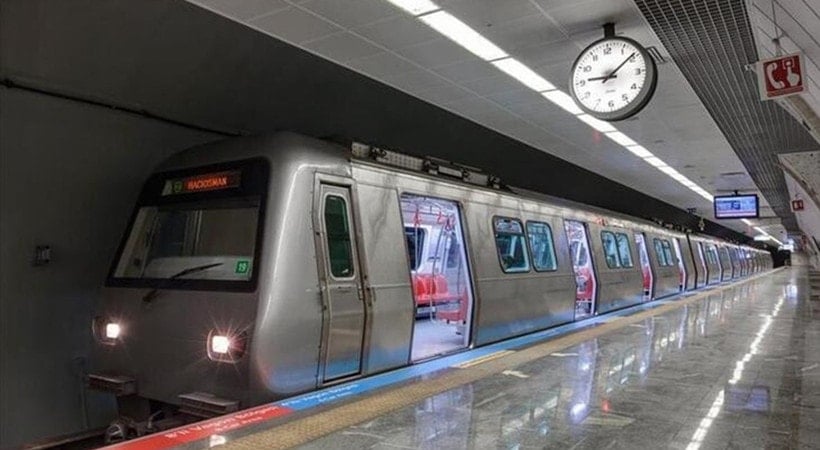 Merak edilen soru: Metro bu gece kaça kadar çalışıyor?