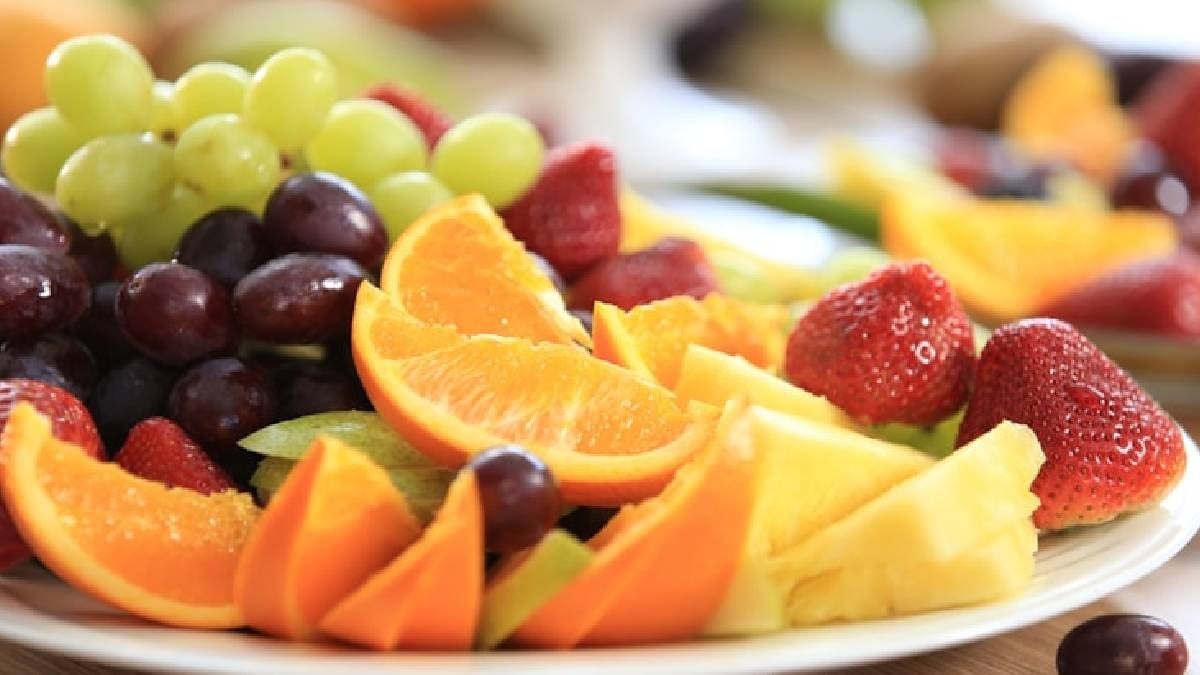 Günün hangi saatinde ve hangi meyveleri yemelisiniz? Uzmanlar açıkladı