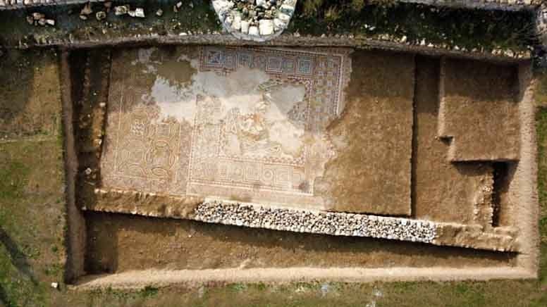 Hadrianopolis Antik Kenti&#x27;nde mozaikli salon ortaya çıkarıldı