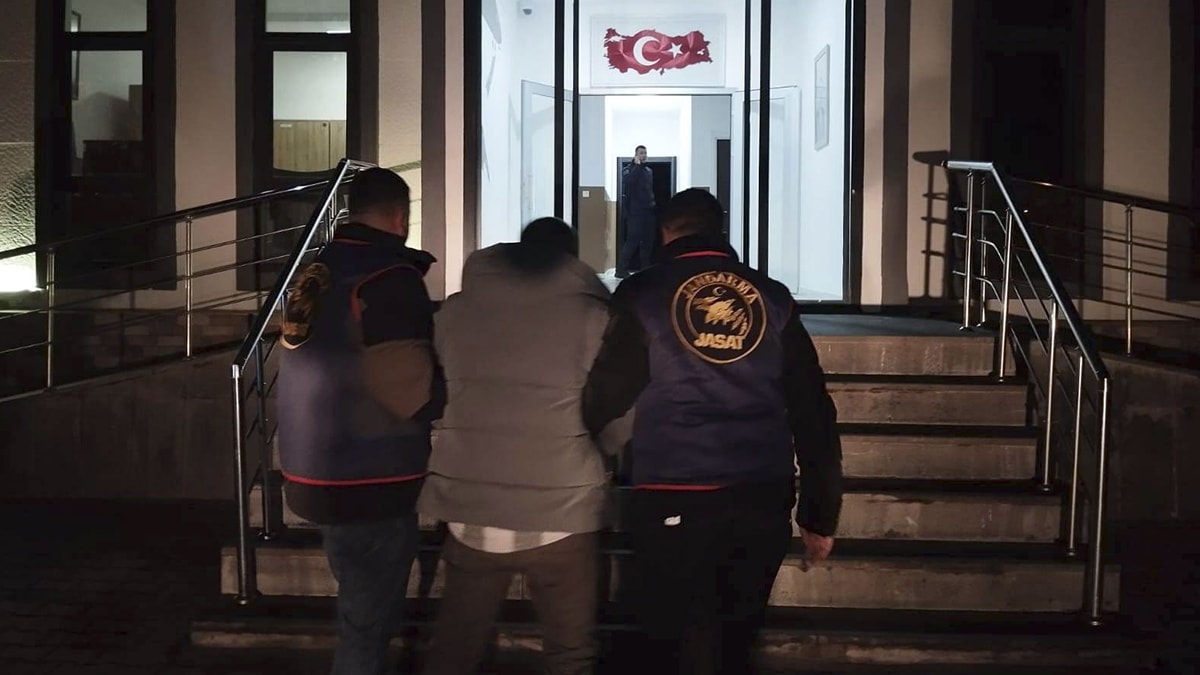 Muş’ta uyuşturucu suçundan aranan hükümlü JASAT operasyonuyla yakalandı
