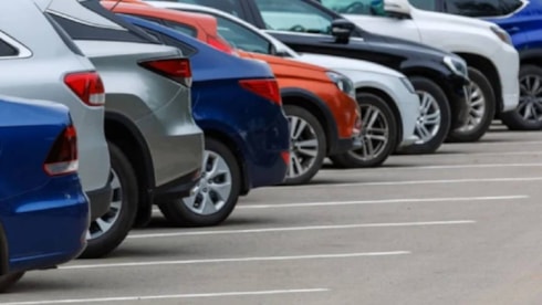Türkiye'de otomobil tercihi belli oldu2026'nın ilk 6 ayında trafiğe kaydı yapılan otomobillerde gri renk açık ara ilk sırada yer alırken, beyaz ikinci oldu. Marka tercihinde ise Renault rakiplerini geride bırakarak listenin zirvesine yerleşti.