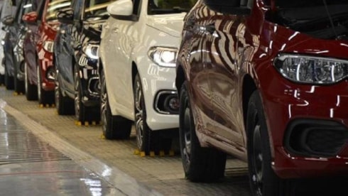 7 Temmuz milat oluyor! O şartı sağlamayan araçlar trafiğe çıkamayacakSıfır araç piyasasında dijital dönüşüm başladı! Bakanlığın getirdiği yeni yazılım güncellemesi şartına uymayan otomobiller artık fabrikadan bile çıkamayacak, tescil işlemleri tamamen internete taşınacak.