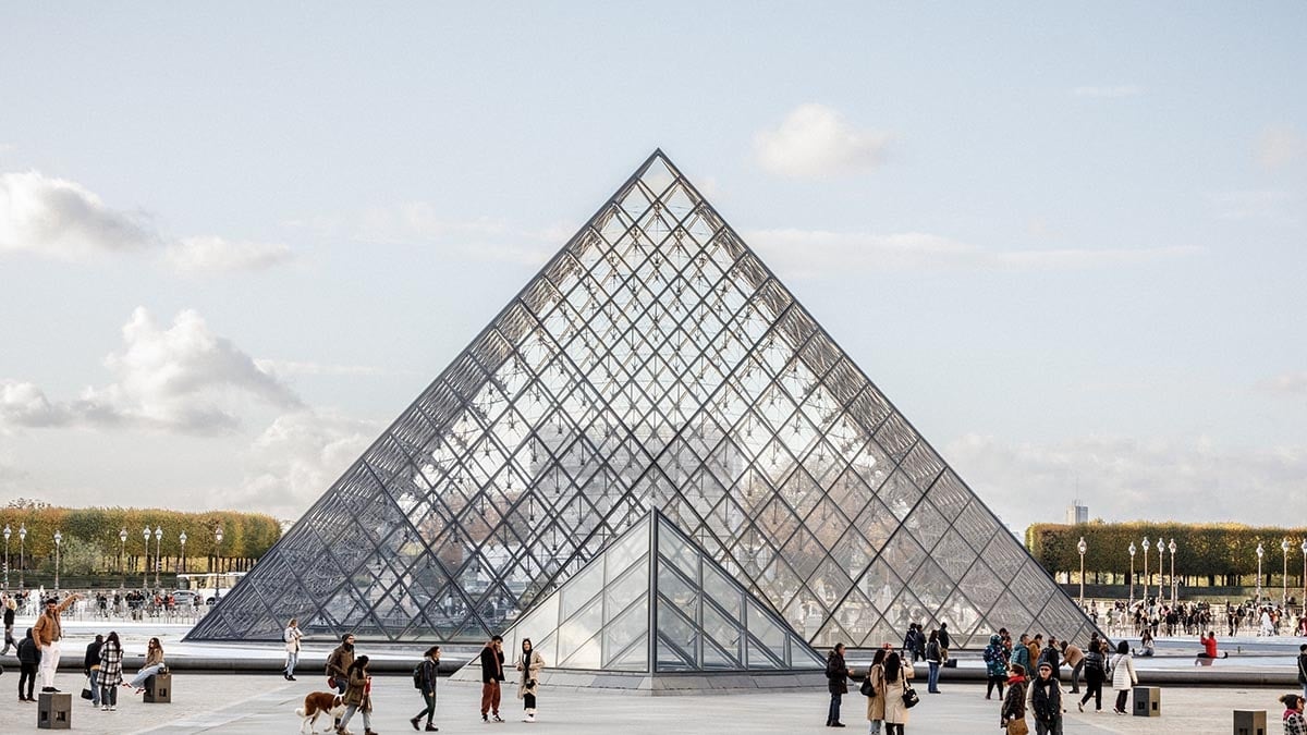 Louvre Müzesi'nde grev kararı