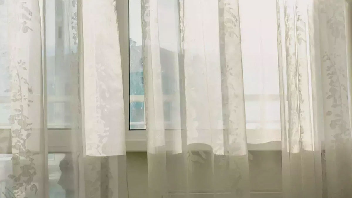 Sararan perdeleri tek kalemde pırıl pırıl yapıyor