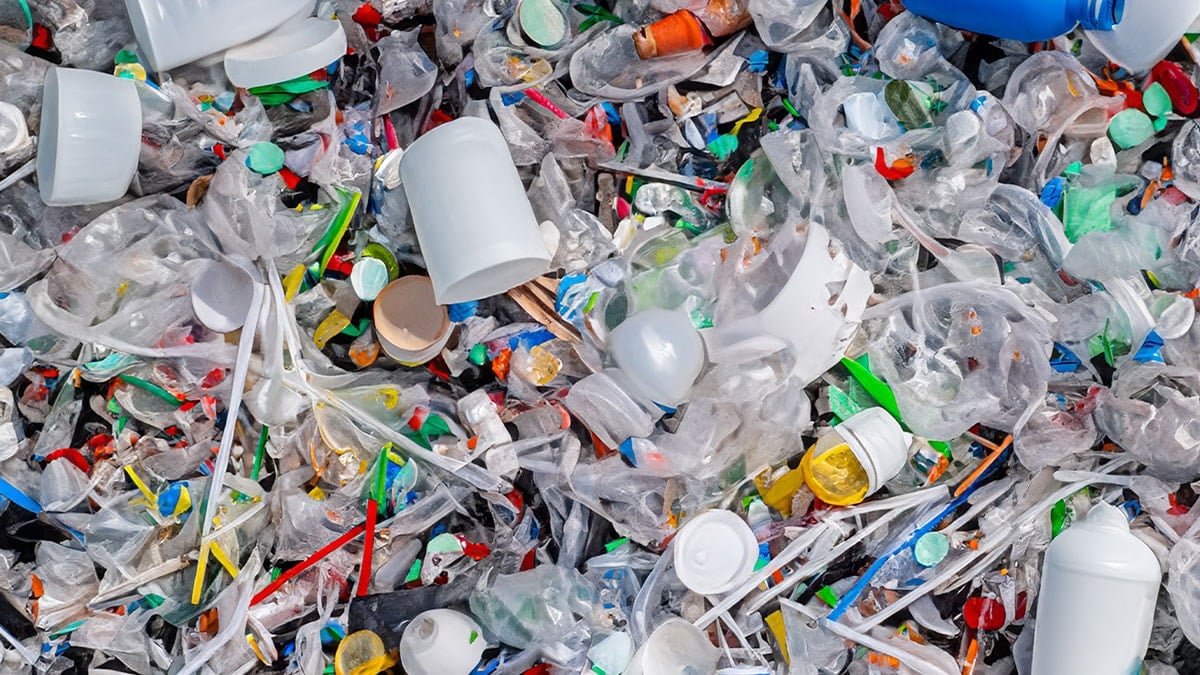 Dünyayı petrol ve mikroplastikten kurtaracak plastik üretildi