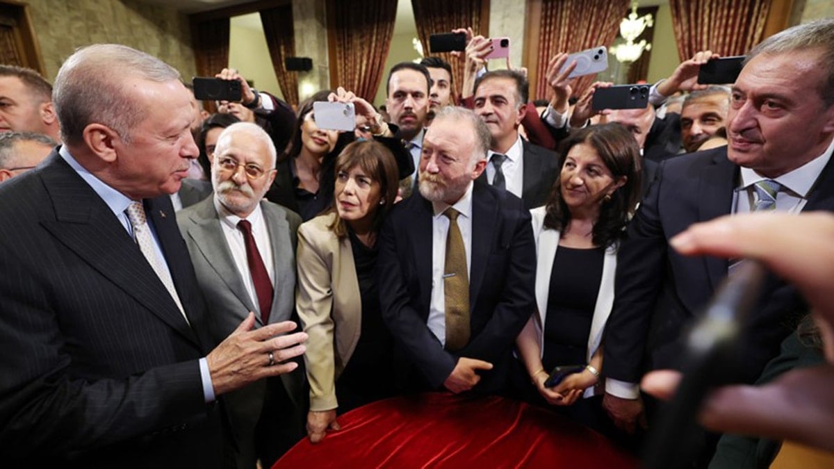 Açılım zorda, Üçlü ittifak çatırdıyor