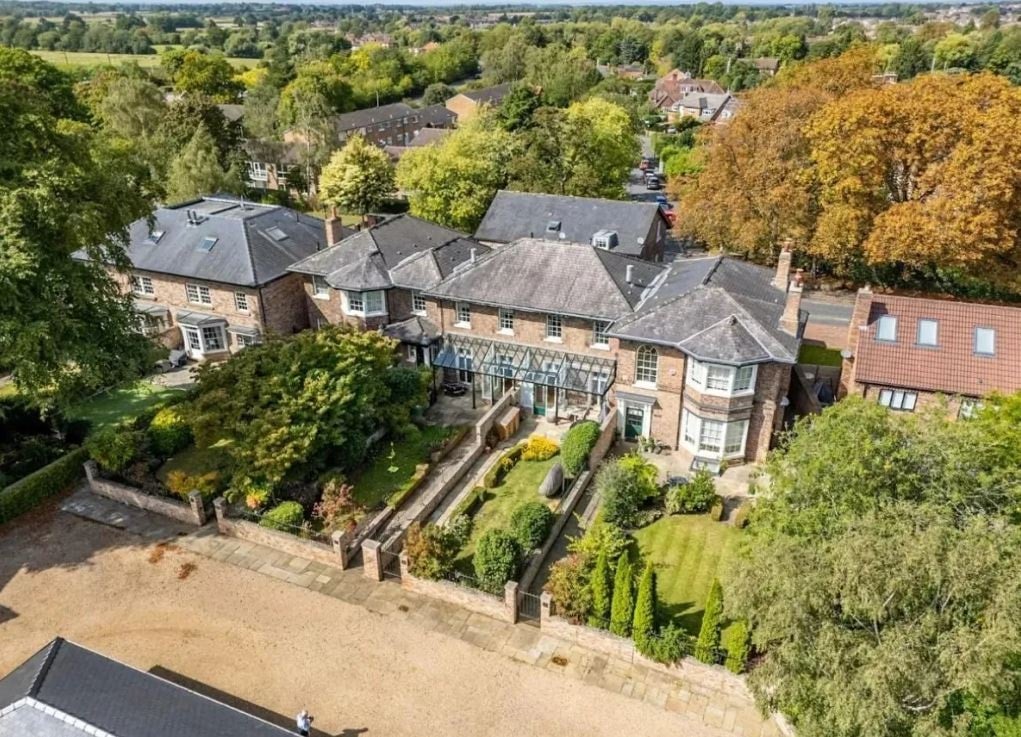 İkinci Dünya Savaşı'nda karargah olarak kullanılan dev malikane rekor fiyata satılıyor