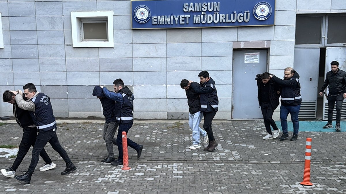 Samsun’daki kaçakçılık operasyonunda gözaltına alınan 4 şüpheli adliyeye sevk edildi
