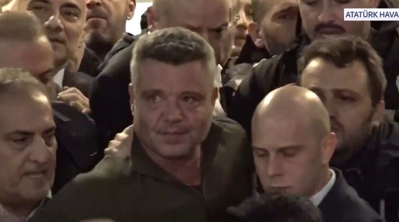 Saran havalimanından güçlükle çıktı! İlk görüntüler...