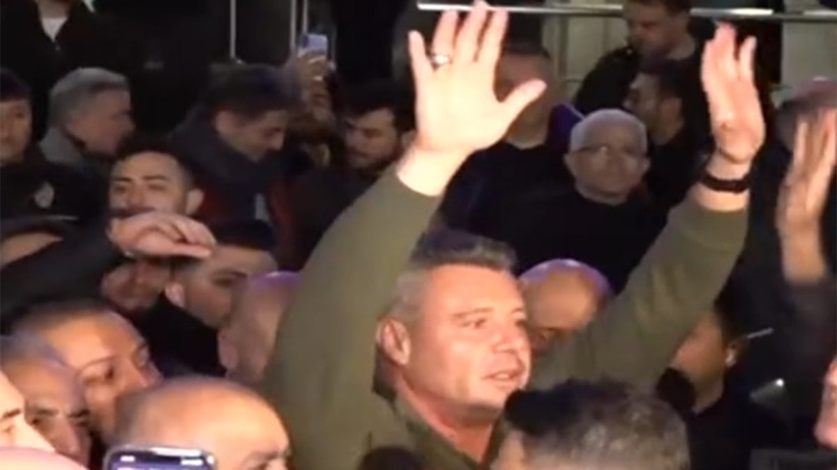 Sadettin Saran'ın uçağı Türkiye'ye iniş yaptı