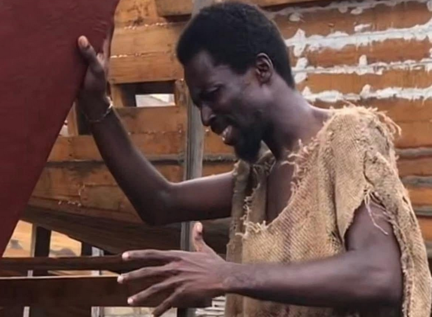 Kendini peygamber ilan edip, Nuh'un gemisini yeniden yaptı: Yarın gelecek Tufan'ı bekliyor