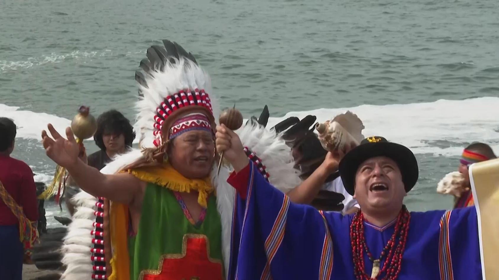 Şamanlar toplanıp kılıçlarla ayin yaptılar! Yeri yerinden oynatacak 2026 kehanetlerini açıkladılar