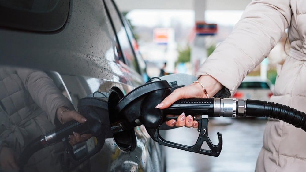 Akaryakıtta indirim rüzgârı: Benzinin fiyatı bugün yine değişti