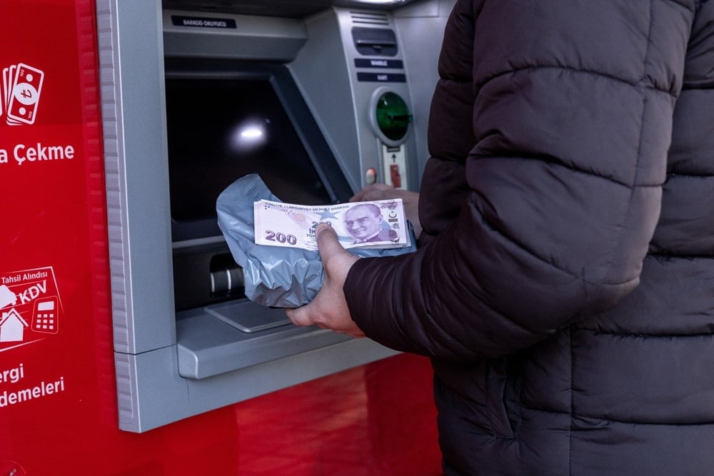 ATM’den para çekmede yeni dönem: Şube içi–şube dışı ayrımı başlıyor