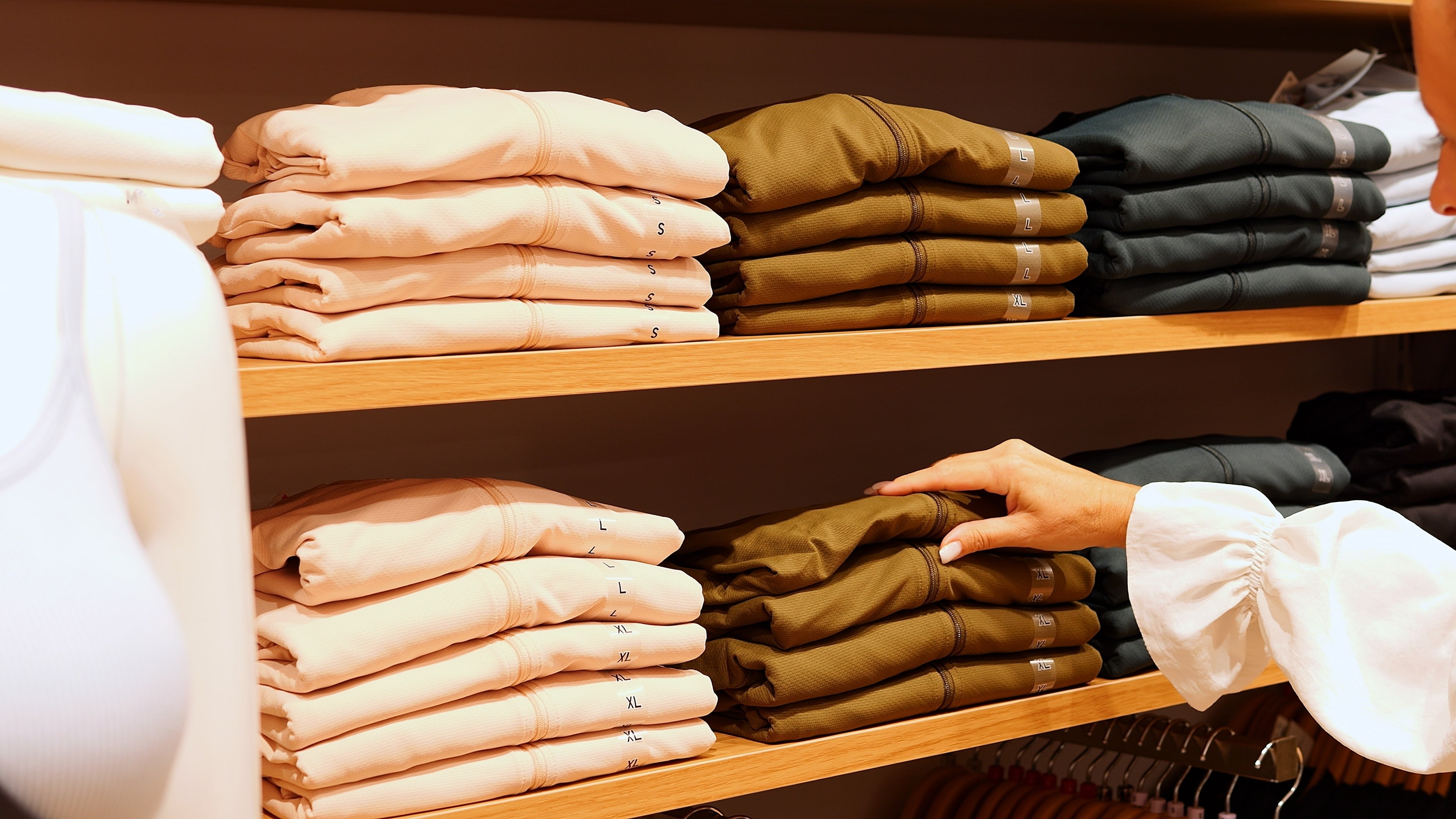 ABD’li kadın giyim devi kapanıyor: Tüm mağazalarda yüzde 50 veda indirimi başladı