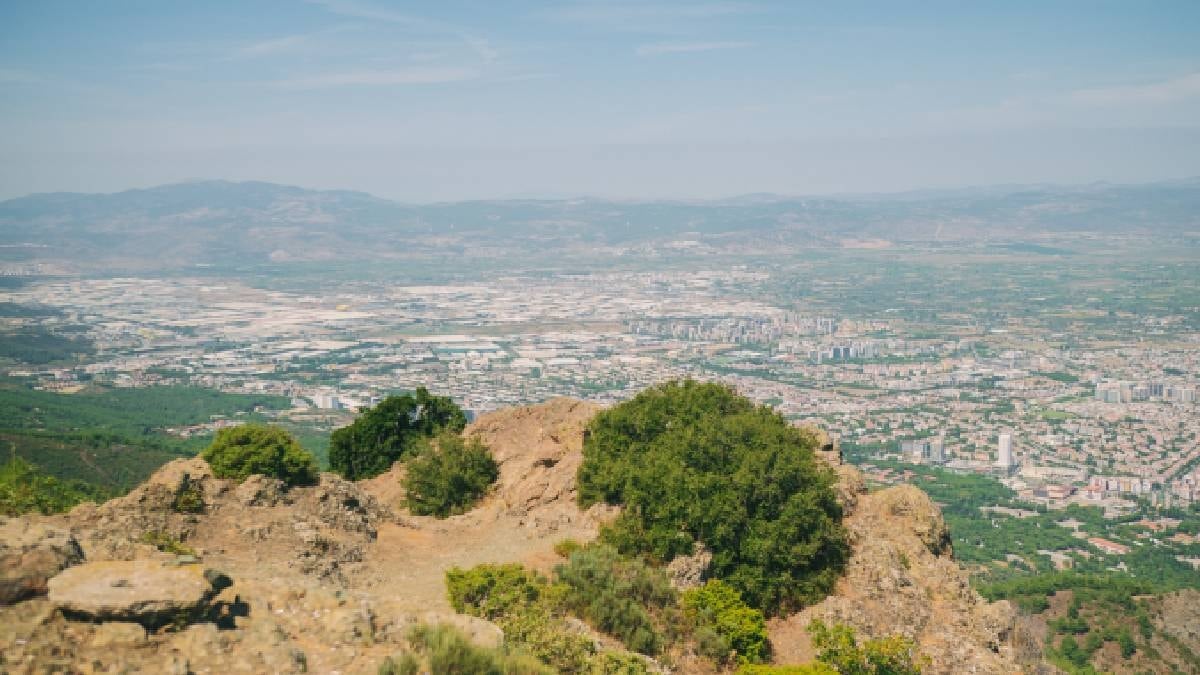 Türkiye'nin bu bölgesinde hiçbir uçak geçemiyor: Manyetik dağ uçakları çekiyor