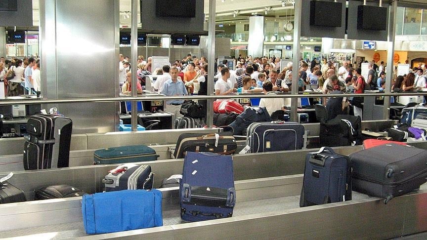 Dev havalimanının bagaj sistemi çöktü! Binlerce valiz teslim edilemedi