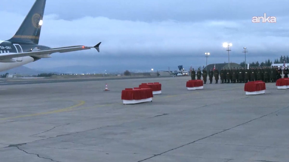 Düşen uçaktaki Libya heyeti için tören