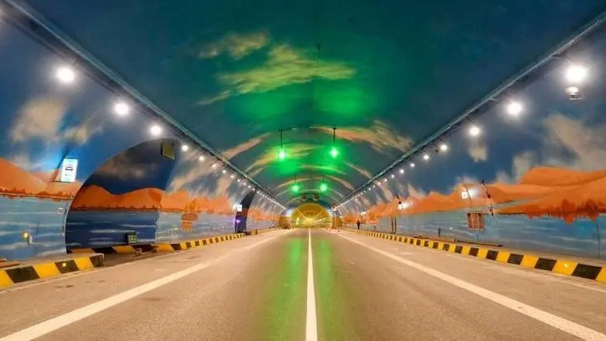 3 saatlik yol 20 dakikaya indi: Dünyanın en uzun tüneli açıldı